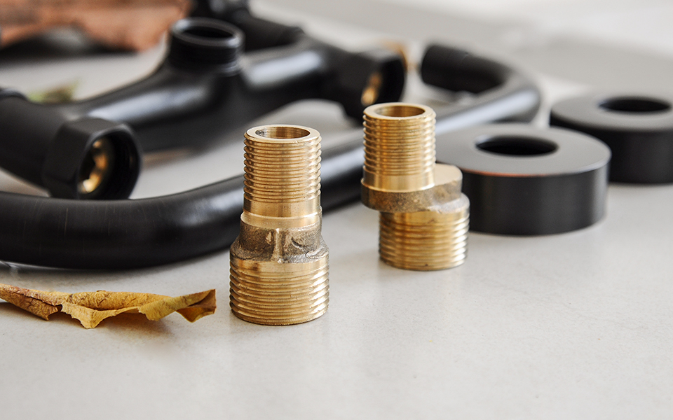 vòi rửa bát gắn tường, vòi bếp, nóng lạnh