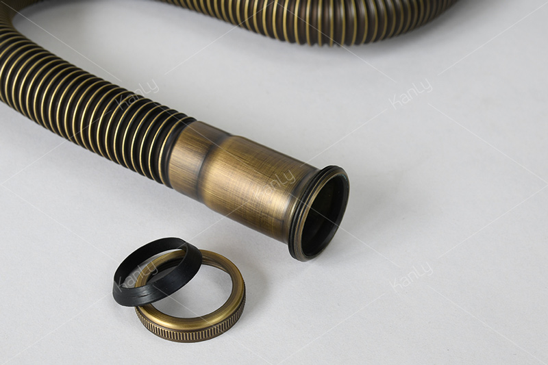 Ống xả có gioăng cao su tránh rò rỉ nước thải