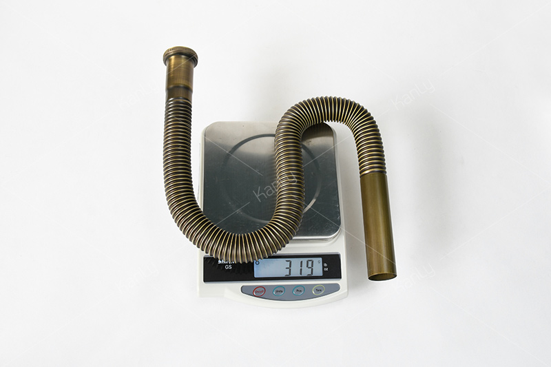 Ống xả ruột gà lavabo có trọng lượng khoảng 320g