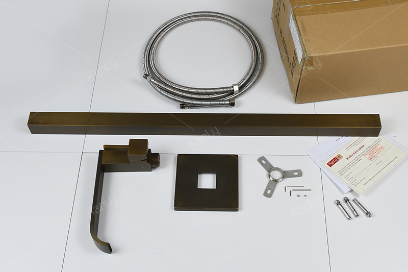 Mở hộp sen cây bồn tắm thân vuông GCAH7