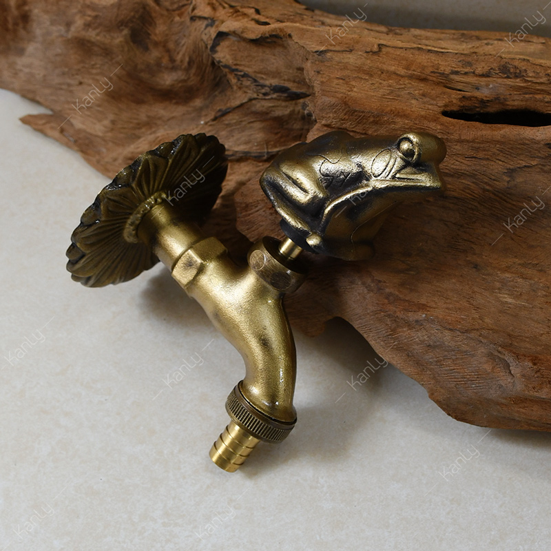 Vòi rửa tay chân hoặc vòi tưới cây sân vườn