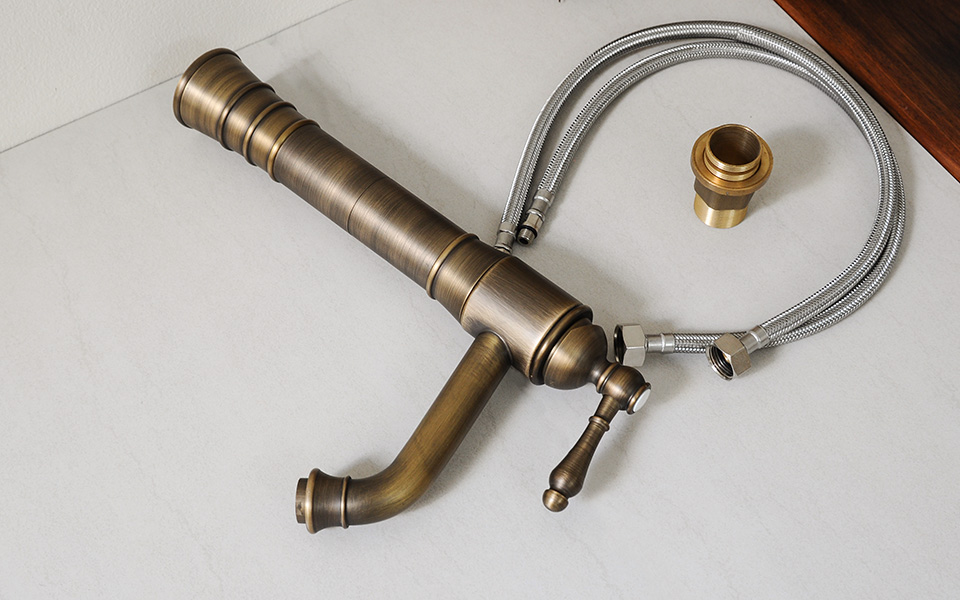 Vòi lavabo nóng lạnh bằng đồng thau giả cổ, cổ điển