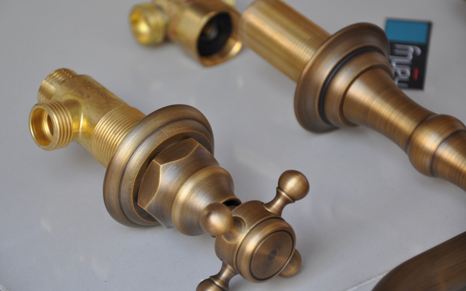 vòi chậu 3 lỗ bằng đồng thau