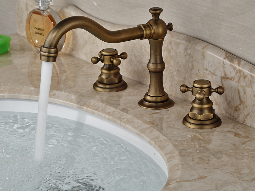 vòi chậu 3 lỗ bằng đồng thau