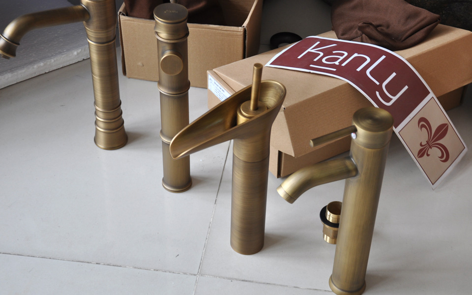 vòi lavabo nóng lạnh, gật gù, bằng đồng thau, cổ điển