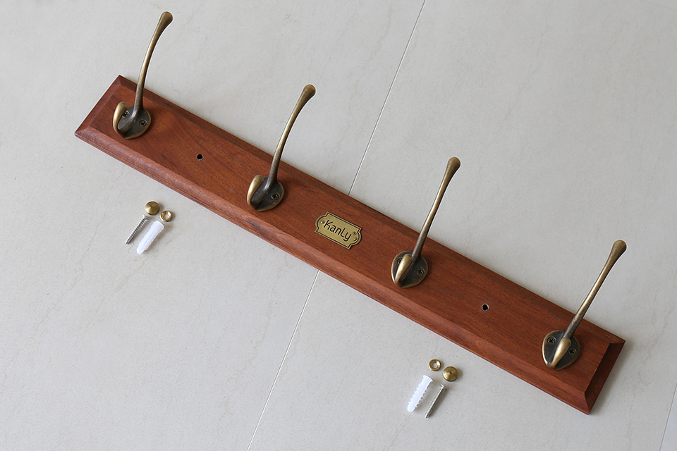 Móc treo quần áo gỗ gắn tường tiện lợi