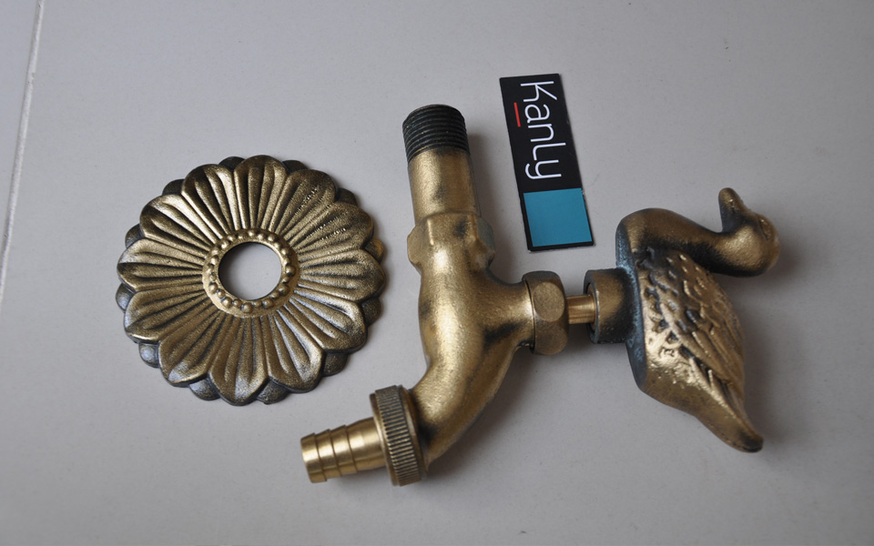 Vòi cấp nước tưới cây cảnh, sân vườn, ngoài trời