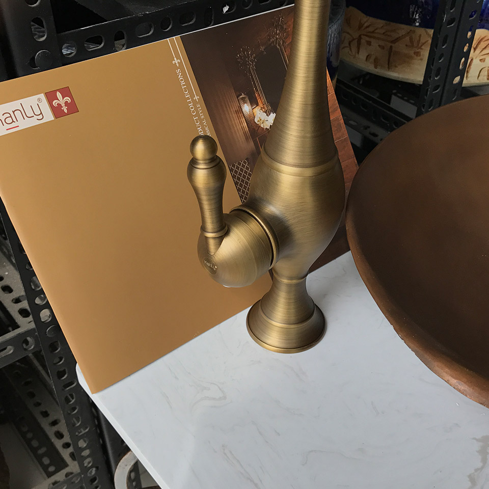 Vòi cổ điển chậu bếp, bằng đồng thau, nóng lạnh