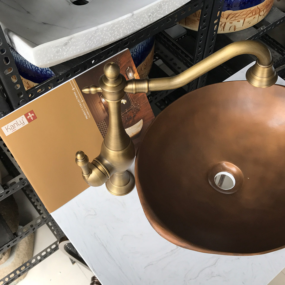 Vòi cổ điển chậu bếp, bằng đồng thau, nóng lạnh