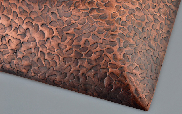 Bề mặt chậu xử lý xù xì giả cổ độc đáo