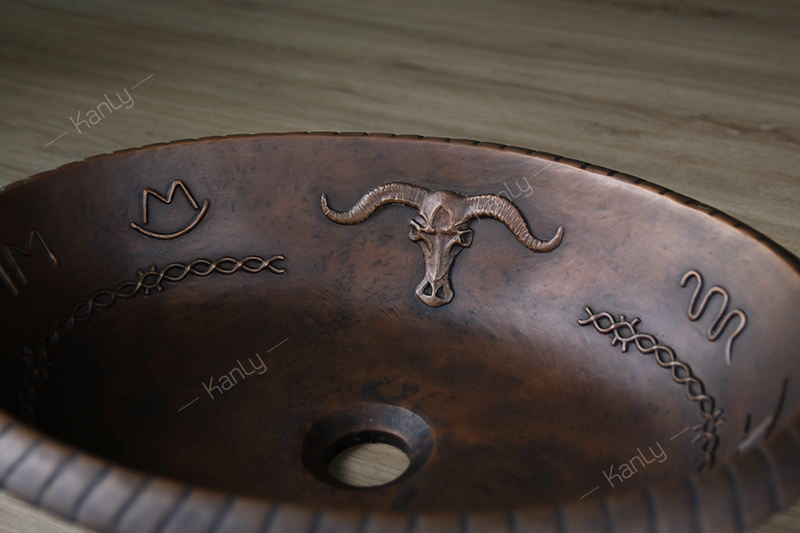 Lavabo bằng đồng đỏ, phong cách cổ điển