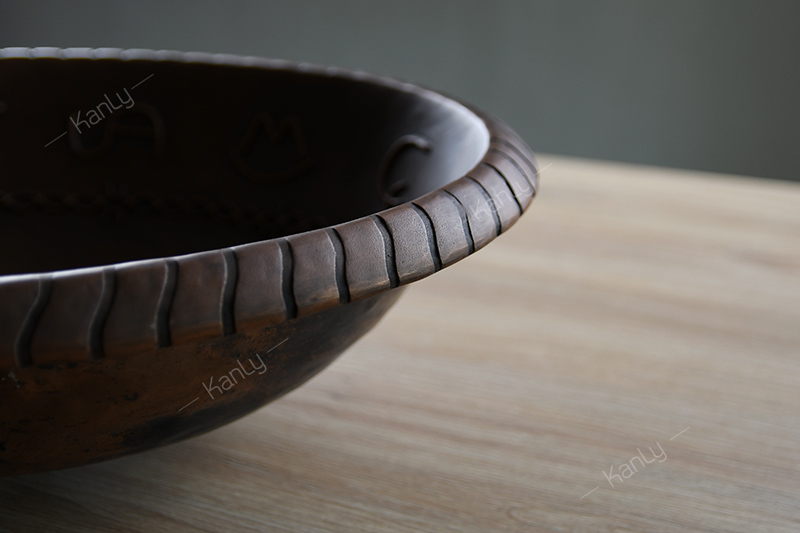 Chậu đồng đỏ thiết kế họa tiết độc đáo