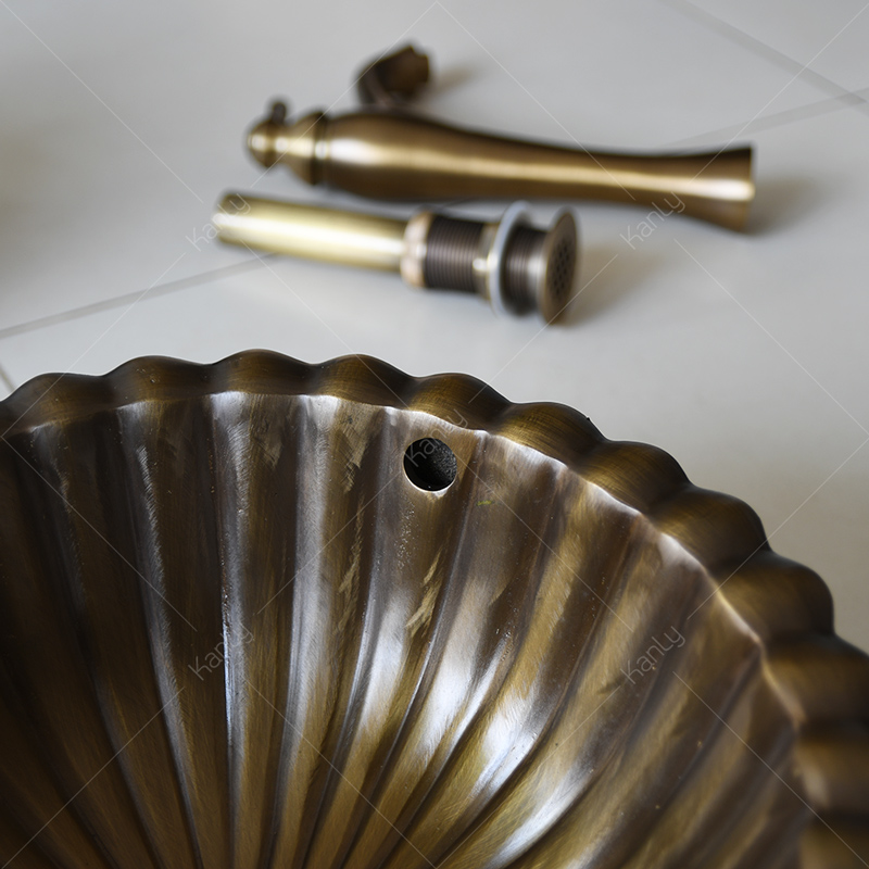 Chậu rửa âm bàn có lỗ thoát xả tràn tiện lợi