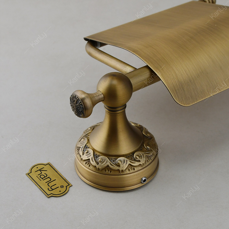 Chiếc móc treo có chất liệu đồng thau