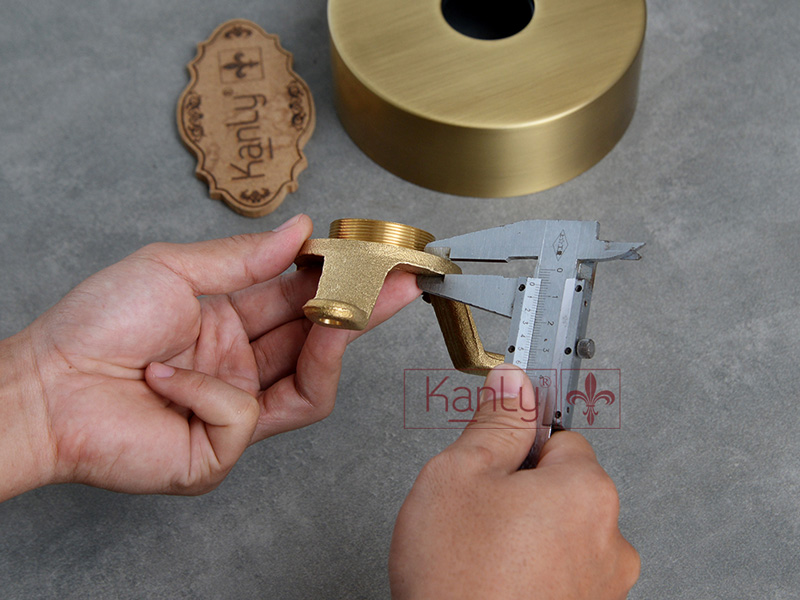 Dây cấp nước nóng lạnh của thiết bị