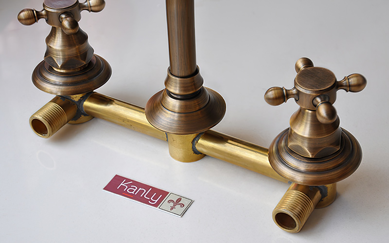 Vòi rửa chén nóng lạnh âm tường KanLy