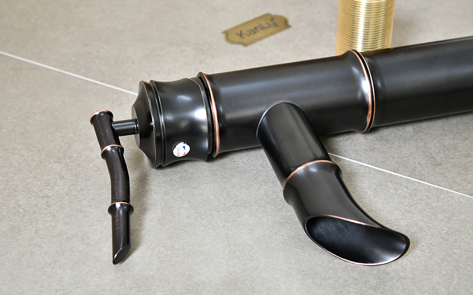 Vòi nước nóng lạnh lavabo