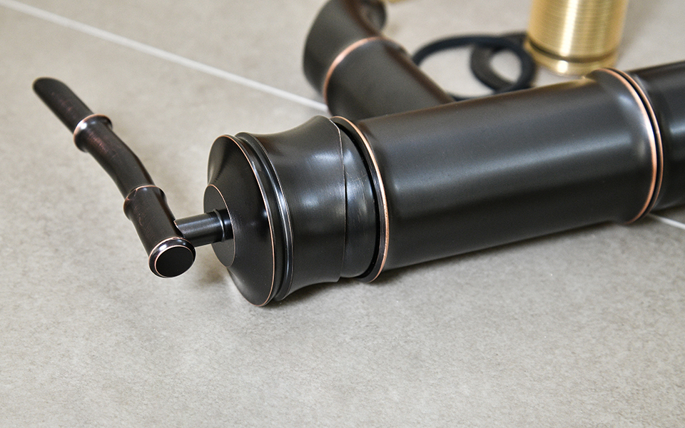 Vòi nước nóng lạnh lavabo