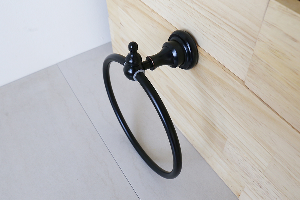 Vòng treo khăn nhà tắm GCK02B thiết kế cổ điển, sang trọng và mộc mạc