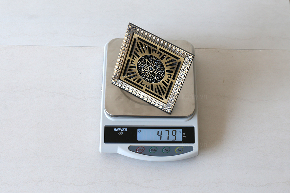 Cân nặng các loại phễu thoát sàn