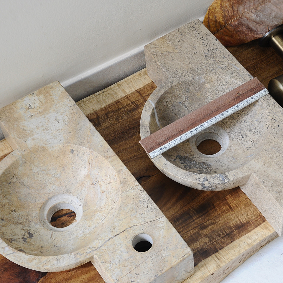 Lavabo đá nhỏ, mini, tí hon, chật hẹp, rất nhỏ, rửa tay.