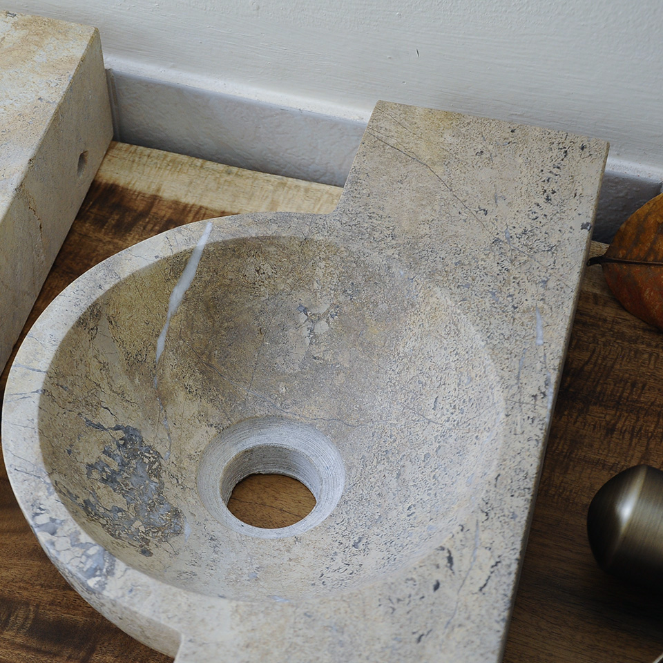 Lavabo đá nhỏ, mini, tí hon, chật hẹp, rất nhỏ, rửa tay.