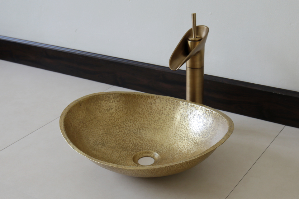 Bồn rửa tay bằng đồng RSC047V mang đến sự giản dị