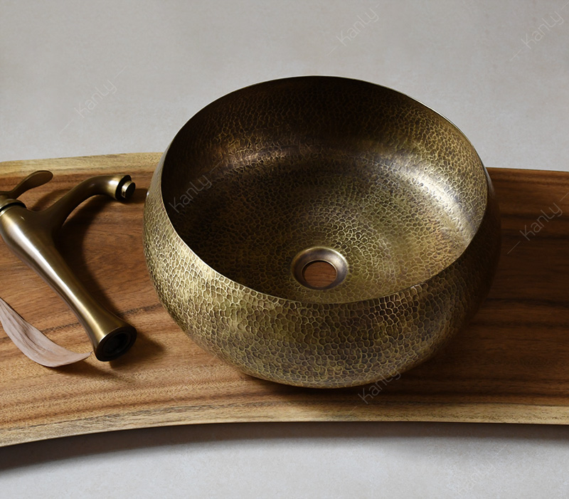 Bồn rửa tay đồng thau giả cổ RSC122V có kiểu dáng bầu bĩnh