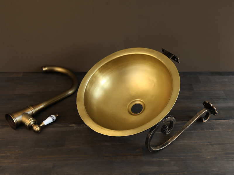 Chậu rửa mặt thủ công bằng đồng RSC318V được sản xuất tại Việt Nam theo tiêu chuẩn KanLy®