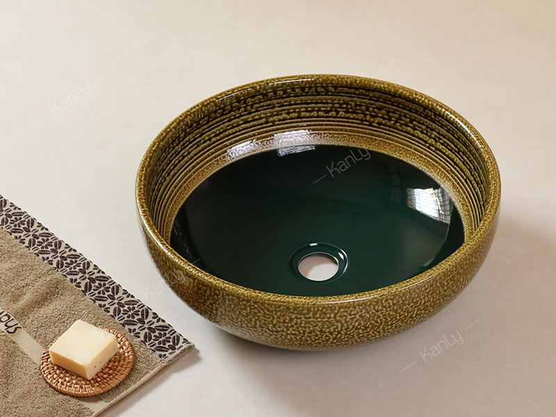 Chiếc chậu rửa mặt SU122 được làm từ đất sét cao lanh