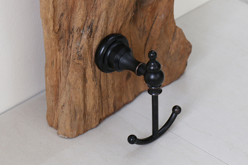 Móc treo với thiết kế phong cách cổ điển sang trọng