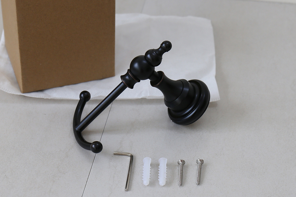 Móc treo đơn nhỏ gọn, nhiều công dụng, dễ lắp đặt