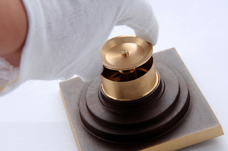 Phễu thoát nước sàn bằng đồng