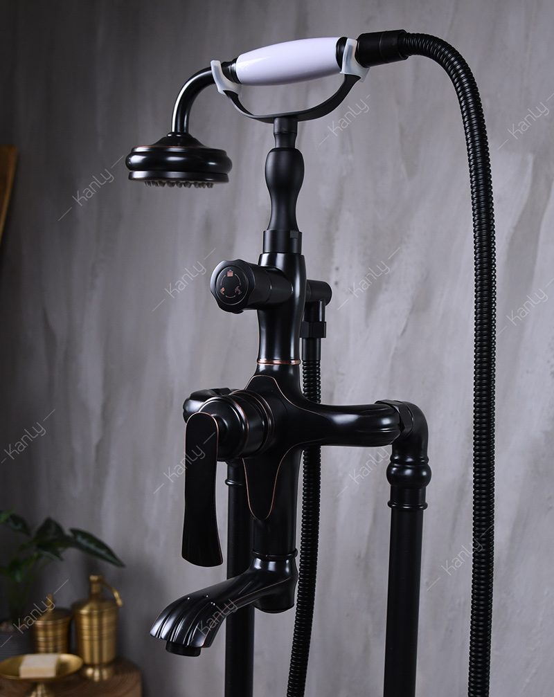 Sen bồn tắm phong cách cổ điển sang trọng