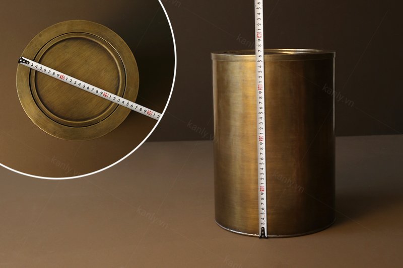 Thùng rác có thể tích 12 lít với chiều cao 360mm, đường kính 260mm