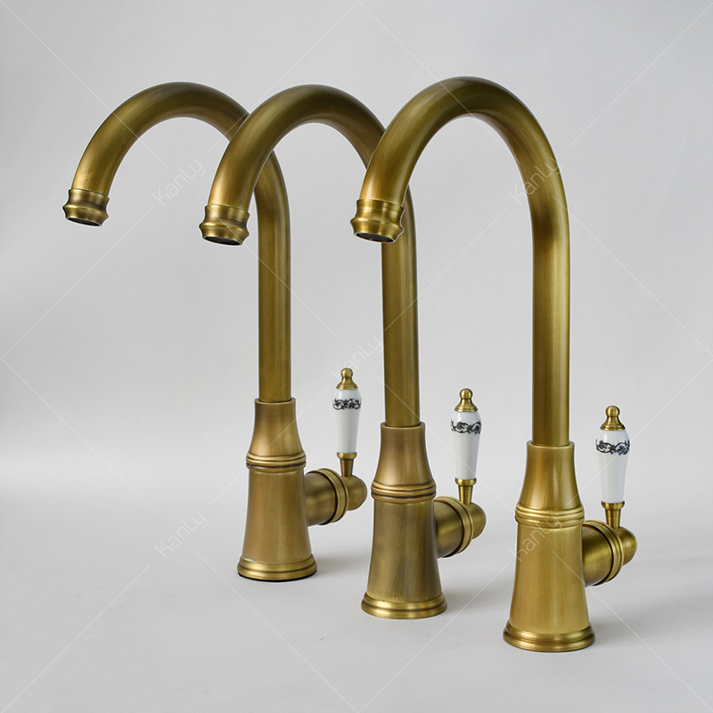 Vòi rửa bát kiểu cổ điển, sang trọng