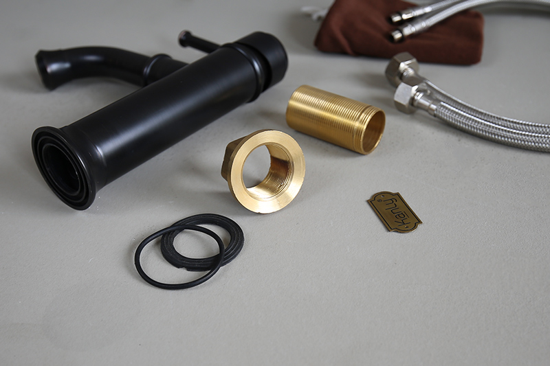 Phụ kiện kèm theo vòi nước lavabo củng bằng kim loại đồng