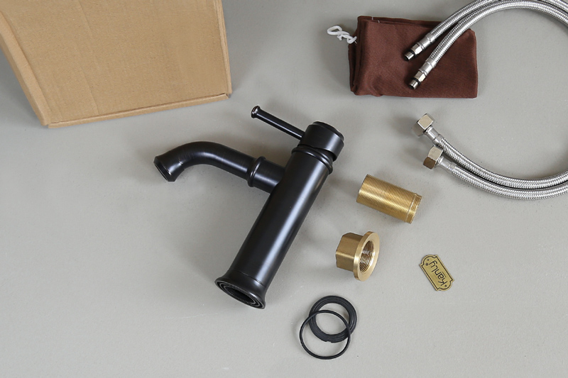 Phụ kiện kèm theo vòi chậu lavabo nóng lạnh