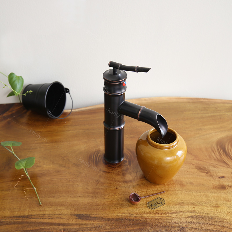 Vòi nước đồng thau hình cây tre phong cách mộc mạc, gần gũi