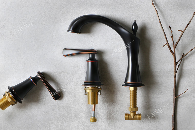 Vòi nước gắn lavabo kiểu dáng xưa cổ