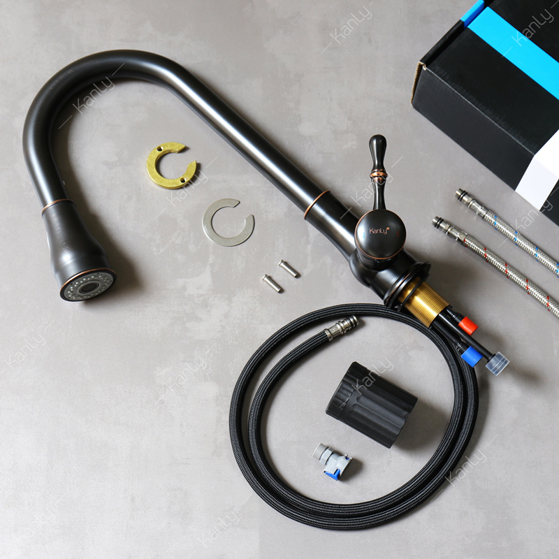 Mở hộp vòi rửa bát nóng lạnh dây rút GCC09B có đại ốc và phụ kiện theo kèm