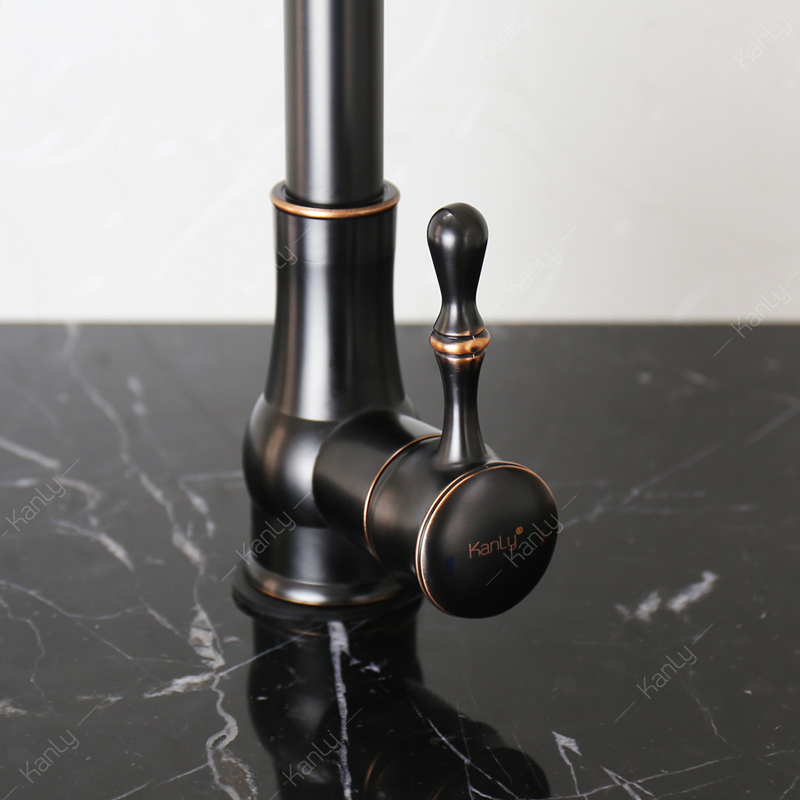 Tay gạt có chất liệu bằng đồng thau