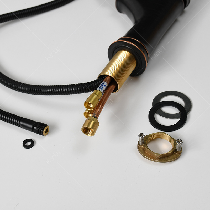 Vòi lavabo có 2 đường cấp nước nóng lạnh