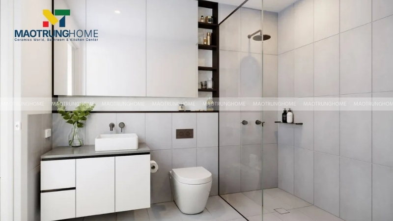 Nắp bồn cầu giúp ngăn chặn vi khuẩn và mùi hôi phát tán ra không gian khi xả nước,...