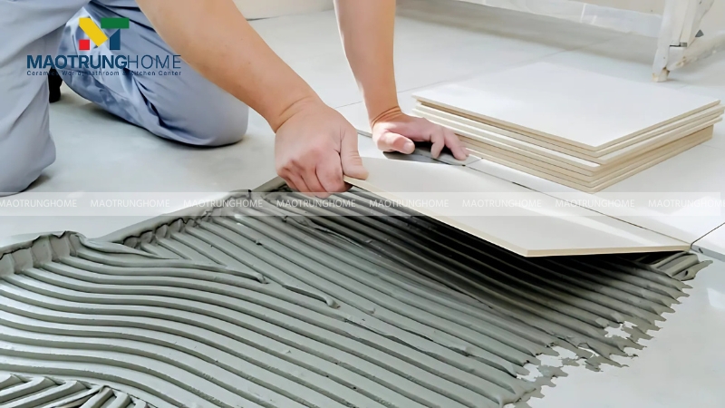 Keo dán gạch sau khi khô có thể chống thấm tốt bởi kết cấu đặc chắc