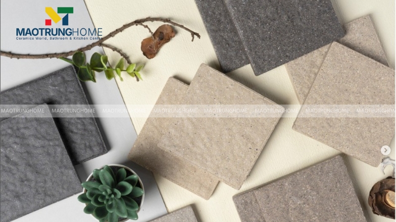 Việc chọn đúng loại gạch quyết định trực tiếp đến độ an toàn và độ bền của sân thượng.