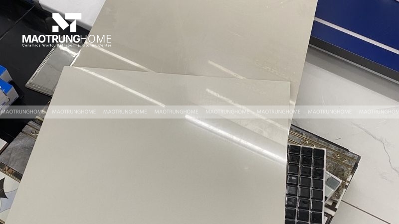 Gạch 2 da có bị trơn trượt