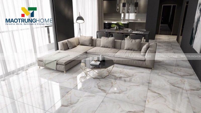 Bề mặt bóng kiếng có thể gây trơn trượt khi bị ướt