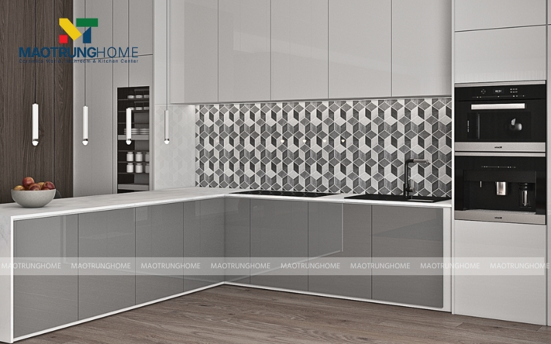 Không gian bếp sạch sẽ với sàn gạch Matt chống trơn trượt