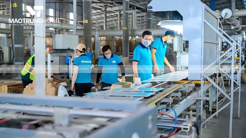 Quy trình tạo gạch Nano là sự kết hợp giữa cơ học và hóa học